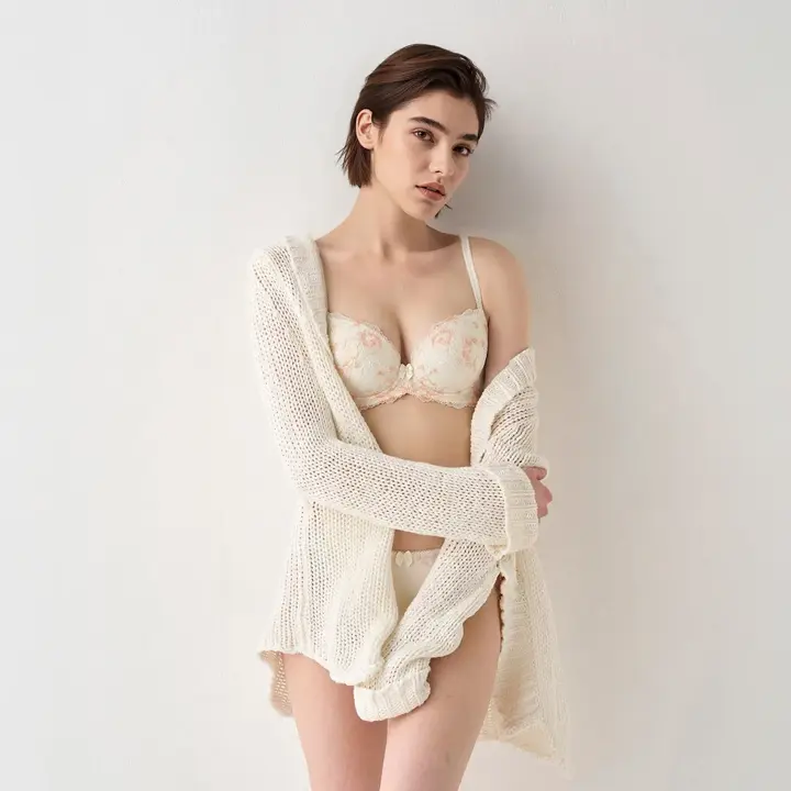 【WEB限定】美胸ソフトブラ クラッシーペタルズ ブラ＆ショーツセット【一部カラーSALE】, , model image number 44