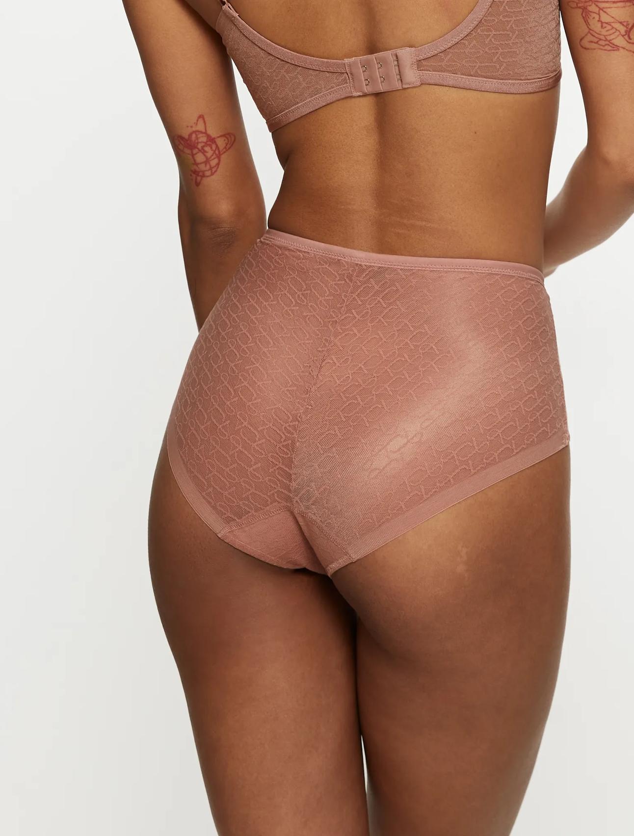 TRIUMPH SIGNATURE SHEER