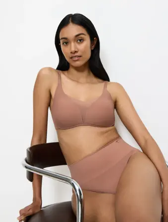 TRIUMPH SOFT SCULPT