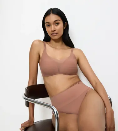 TRIUMPH SOFT SCULPT
