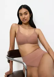 TRIUMPH SOFT SCULPT