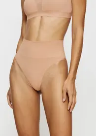 TRIUMPH SOFT SCULPT