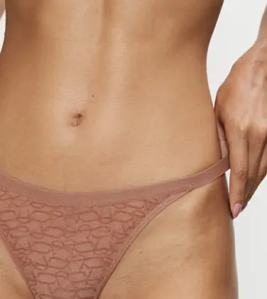 TRIUMPH SIGNATURE SHEER