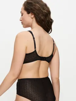 TRIUMPH SIGNATURE SHEER