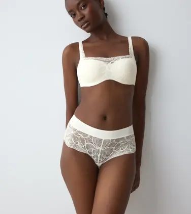 BODY MAKE-UP ILLUSION LACE