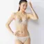 【SALE】チャーミングラマー(R)スリムライン ブラジャー ブルーミングブーケ, ホワイト, model image number 1