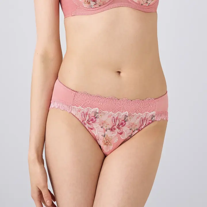 天使のブラ 魔法のハリ感636 レギュラーショーツ【一部カラーSALE】, ピンク, model image number 0