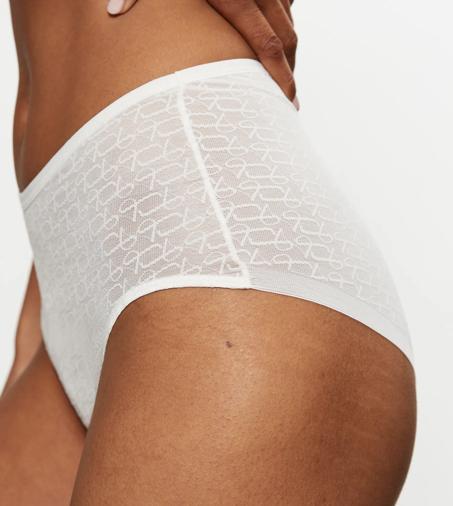 TRIUMPH SIGNATURE SHEER BEIGE