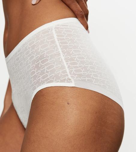 TRIUMPH SIGNATURE SHEER