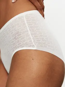TRIUMPH SIGNATURE SHEER