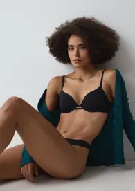 BODY MAKE-UP ILLUSION