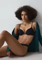 BODY MAKE-UP ILLUSION
