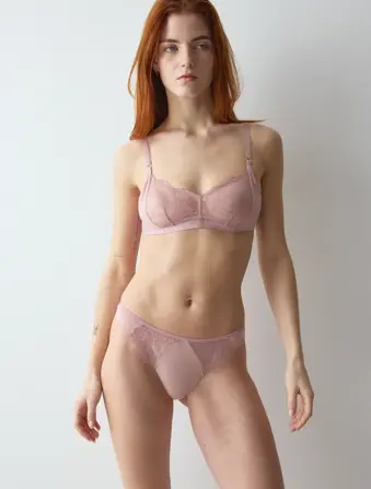 LOVE IN LACE