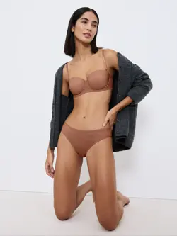 TRIUMPH SIGNATURE SHEER