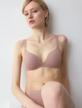 BODY MAKE-UP ILLUSION