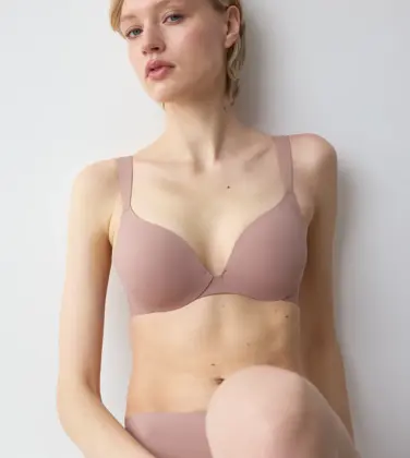 BODY MAKE-UP ILLUSION