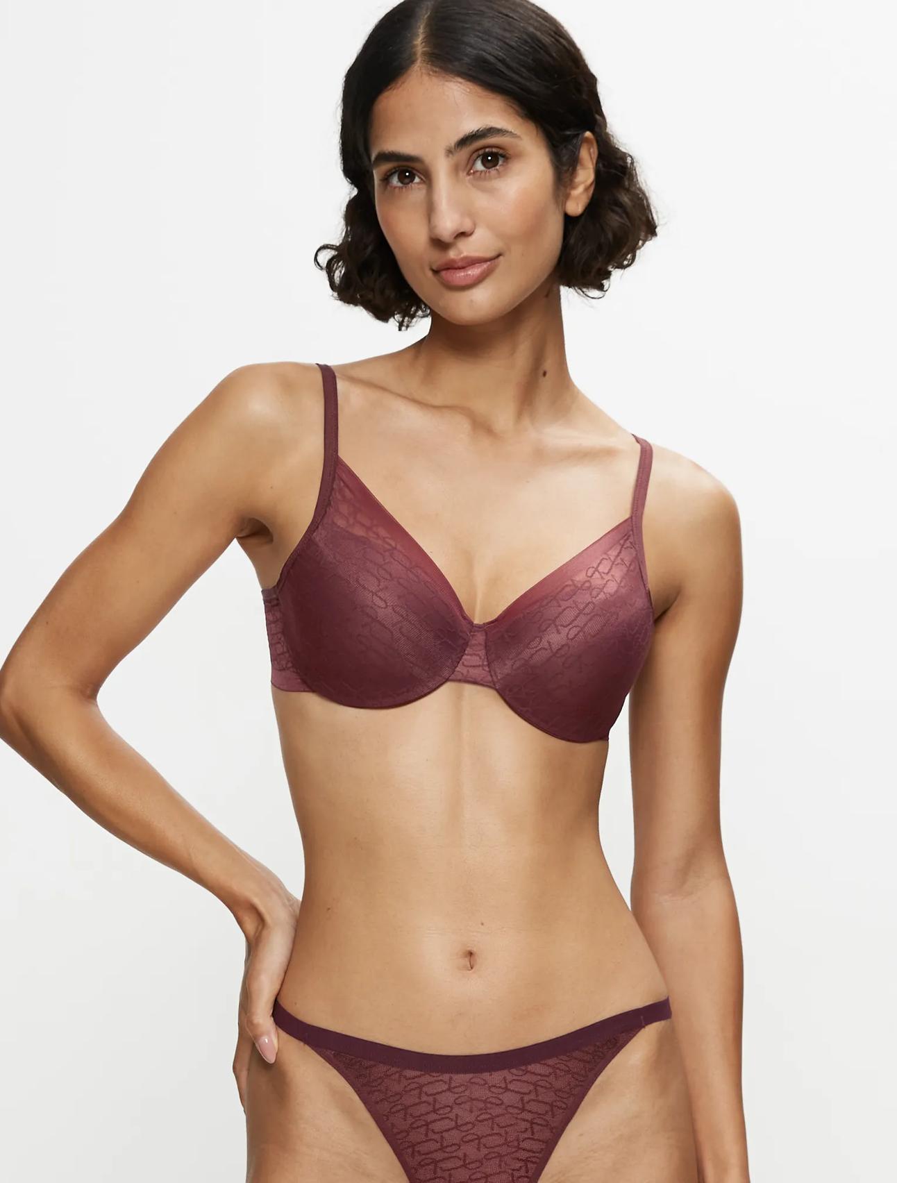 TRIUMPH SIGNATURE SHEER