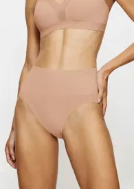 TRIUMPH SOFT SCULPT