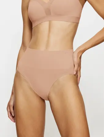 TRIUMPH SOFT SCULPT