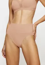 TRIUMPH SOFT SCULPT