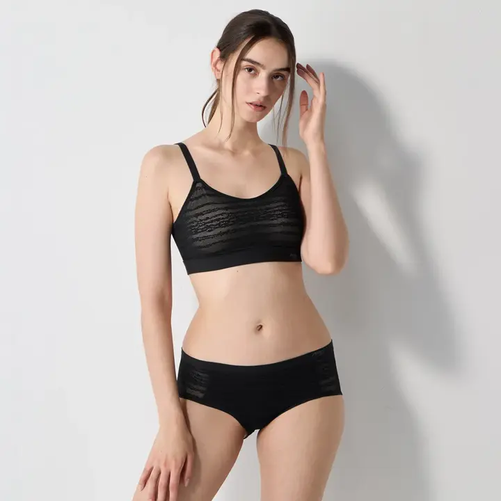 スロギー フリー オールラウンド レース カップ付きハーフトップ, ブラック, model image number 1