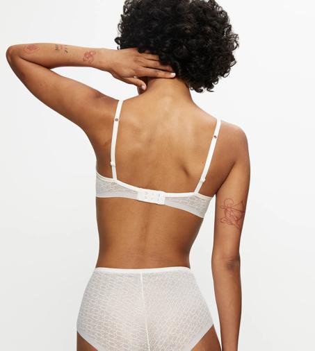 TRIUMPH SIGNATURE SHEER