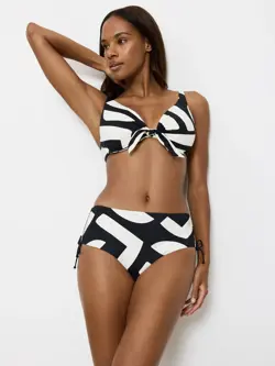 SUMMER ALLURE