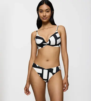 SUMMER ALLURE