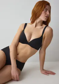 BODY MAKE-UP ILLUSION