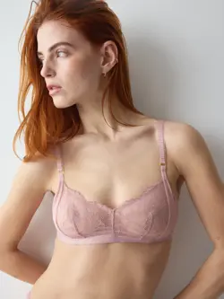 LOVE IN LACE