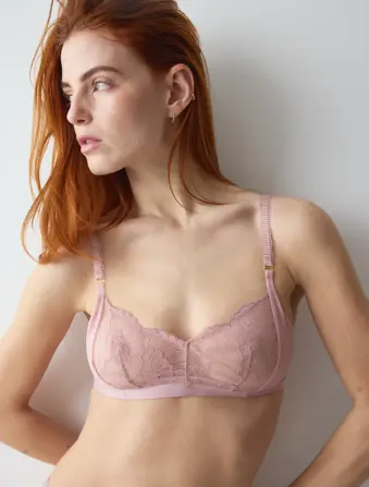LOVE IN LACE