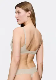 BODY MAKE-UP ILLUSION