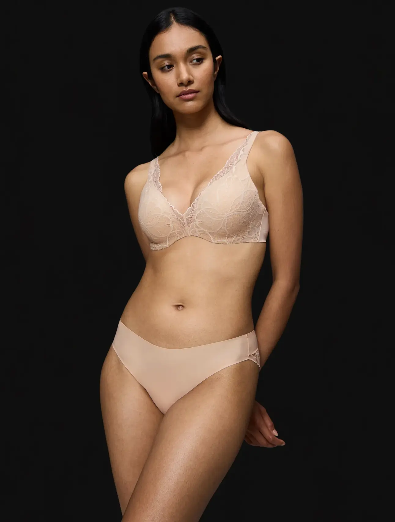 BODY MAKE-UP ILLUSION LACE
