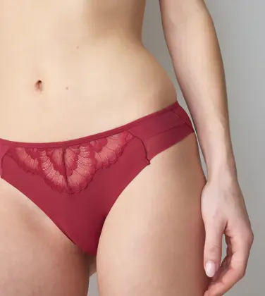 LOVE IN LACE