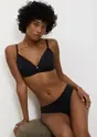 BODY MAKE-UP ESSENTIALS