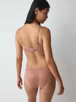 TRIUMPH SIGNATURE SHEER