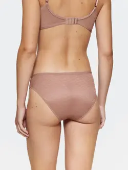 TRIUMPH SIGNATURE SHEER