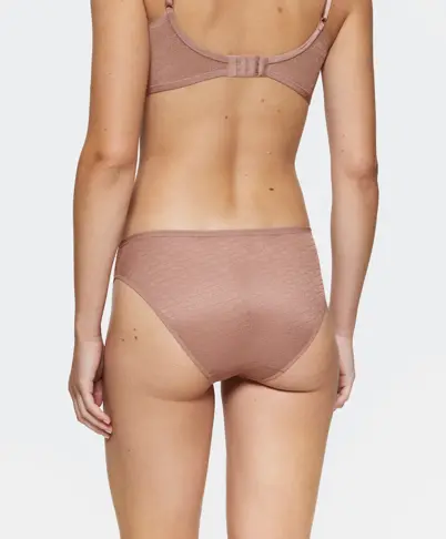 TRIUMPH SIGNATURE SHEER