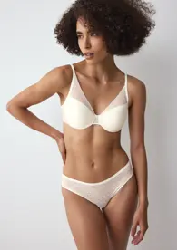 TRIUMPH SIGNATURE SHEER