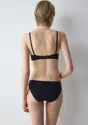 BODY MAKE-UP ESSENTIALS
