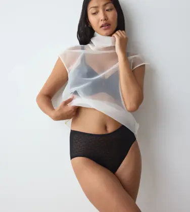 TRIUMPH SIGNATURE SHEER