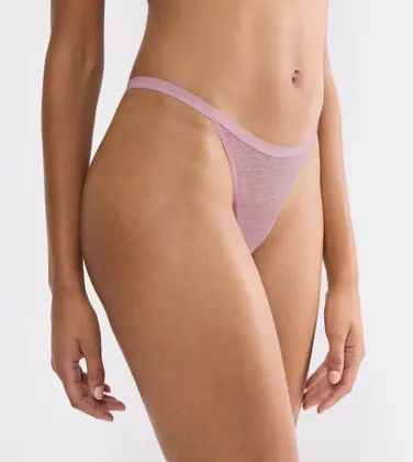 TRIUMPH SIGNATURE SHEER