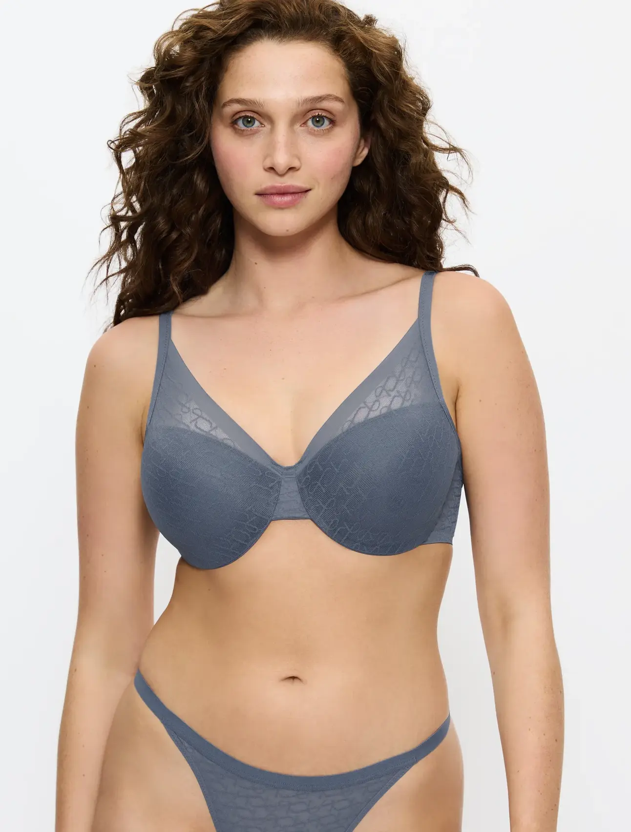 TRIUMPH SIGNATURE SHEER