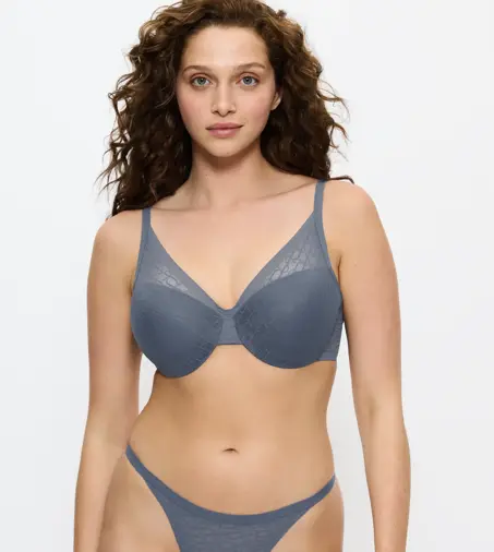 TRIUMPH SIGNATURE SHEER