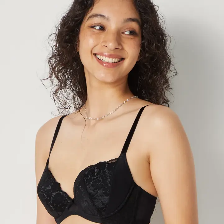 【WEB/アウトレット限定】きゅっと寄せブラ ブラ＆ショーツセット スウィンギングブーケ【一部カラーSALE】 【一部カラーSALE】, ブラック, model image number 4