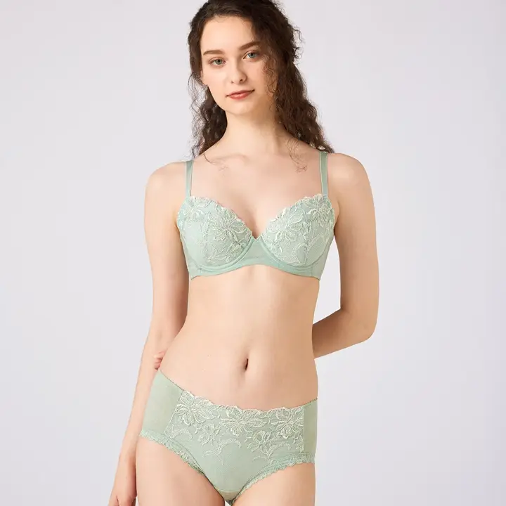 トリンプ プレミアム ゴールドレーベル4006 ブラジャー【一部カラーSALE】, グリーン, model image number 1