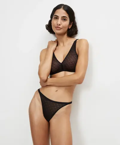 TRIUMPH SIGNATURE SHEER