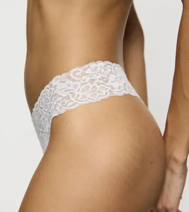LACE BEAUTY