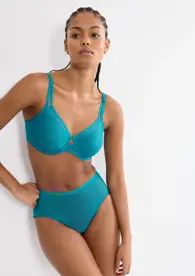 TRIUMPH SIGNATURE SHEER