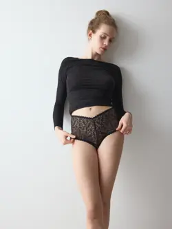 PRETTY MODAL